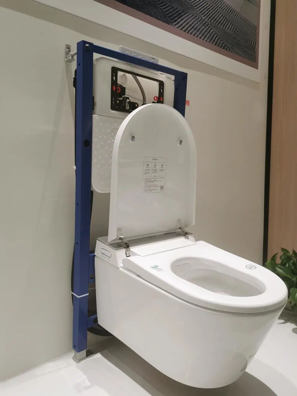 壁挂马桶好冲吗,非承重墙可以装壁挂马桶吗