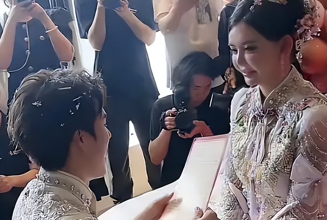 韩安冉4婚很豪气，花费300万，现任自曝是小三