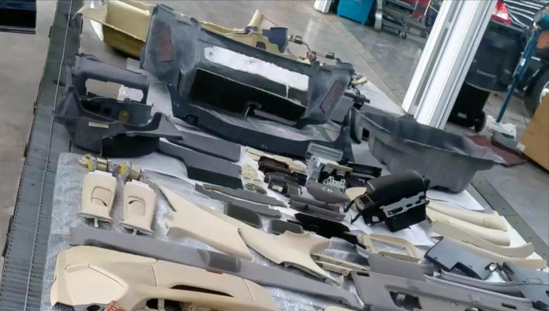 大哥12万买2005年售价100万的凌志LS430，含泪又花10万翻新才能开