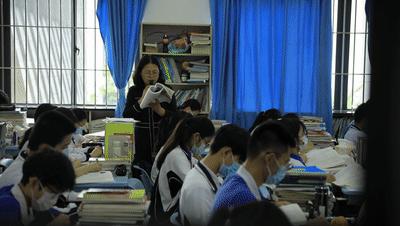 亚洲足球小姐视频,足球亚洲小姐