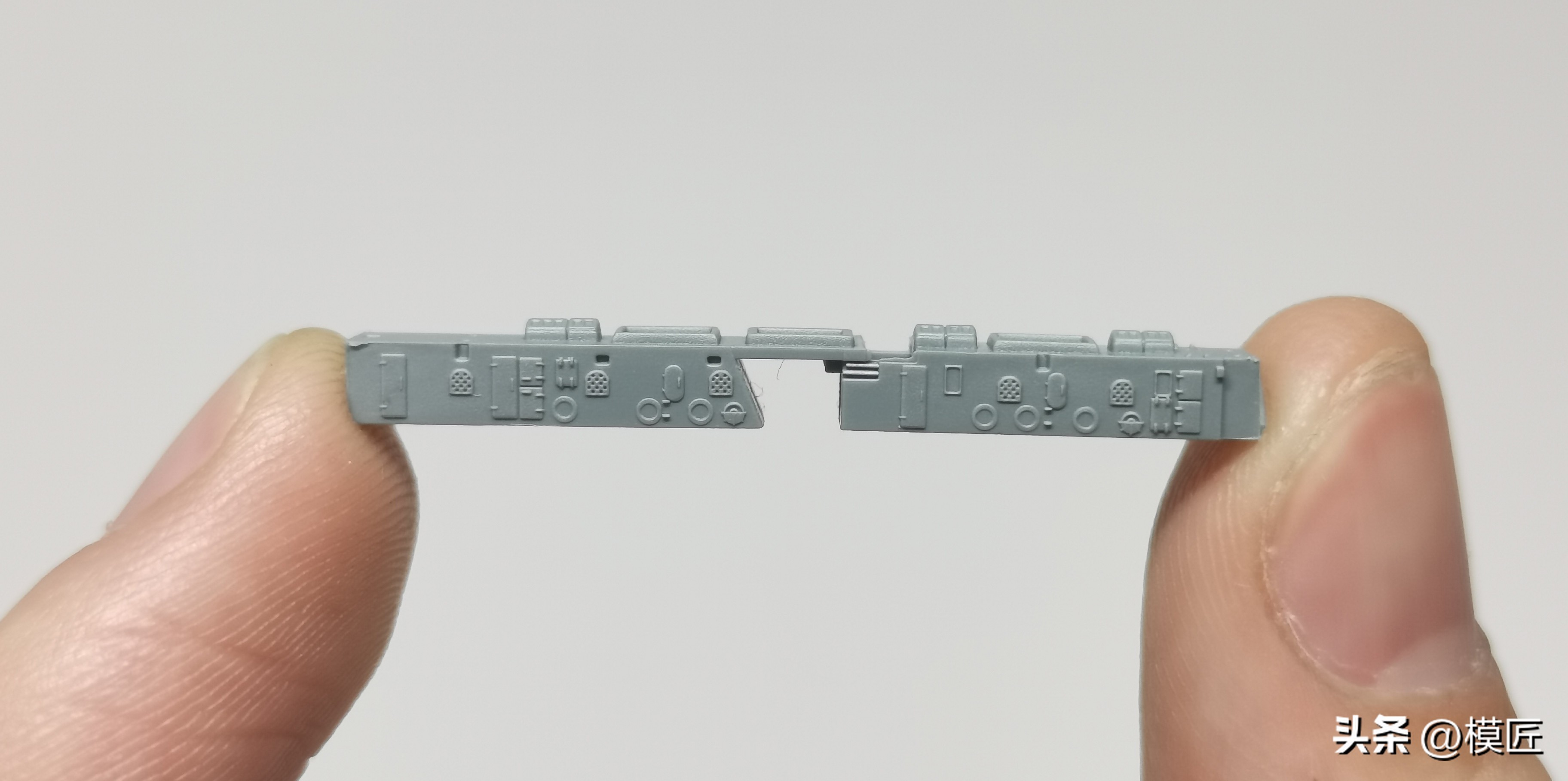 鹰翔1/700德国海军埃姆登号巡洋舰开盒测评