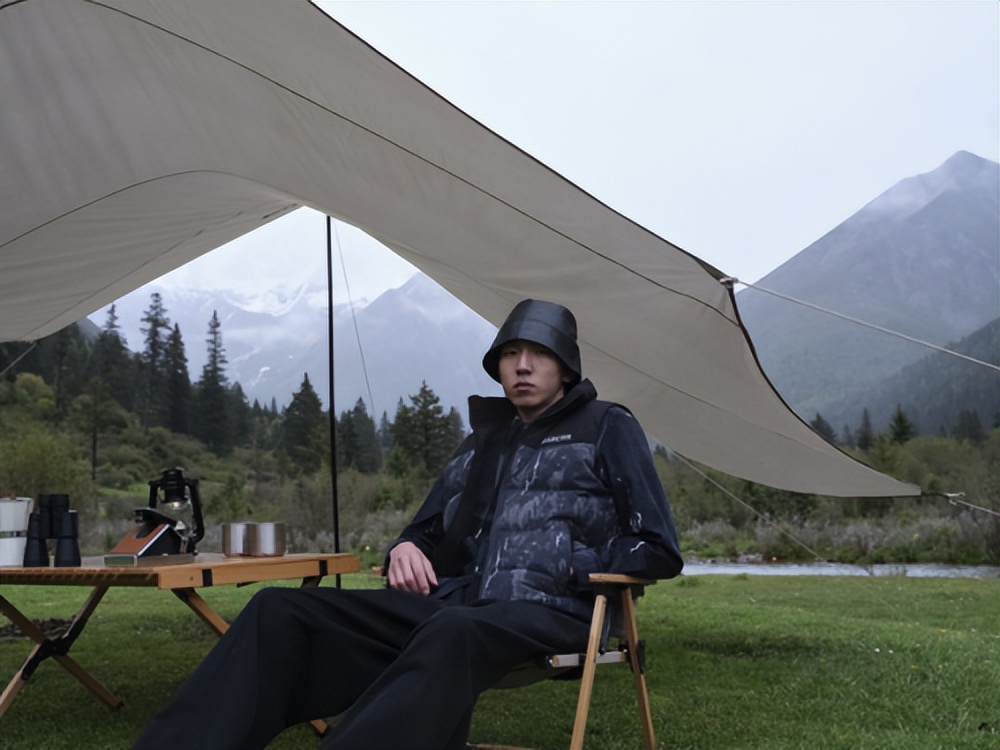 「昆仑胜境」与狼共舞发布2022秋冬系列