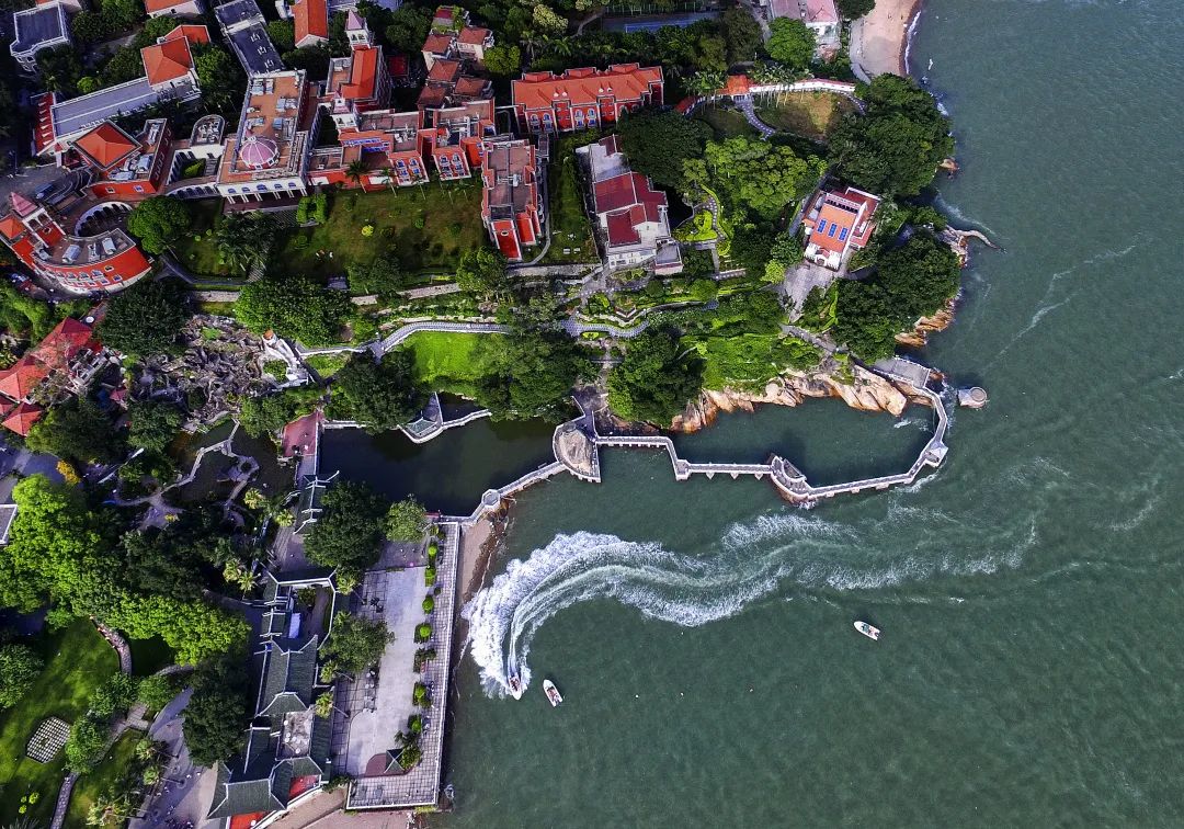 暑假我们来到了中国闻名的鼓浪屿,鼓浪屿暑假免费游玩攻略