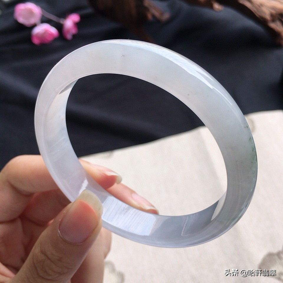 5000左右的糯种翡翠手镯,5000预算能买到什么玉手镯