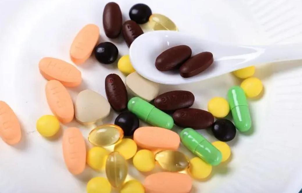 女性脱发的原因及解决方法,女性脱发比较严重防治方法