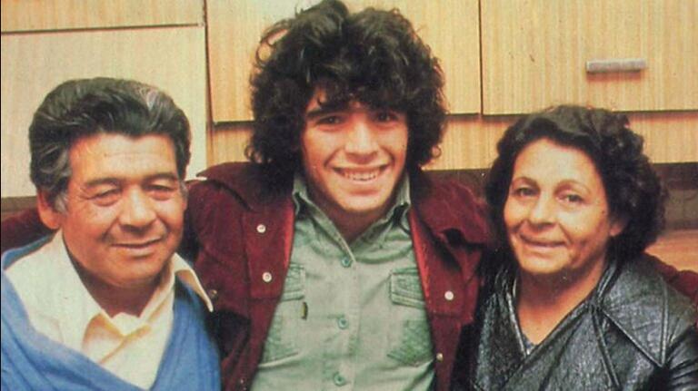 2010年马拉多纳争议,马拉多纳去世有多轰动