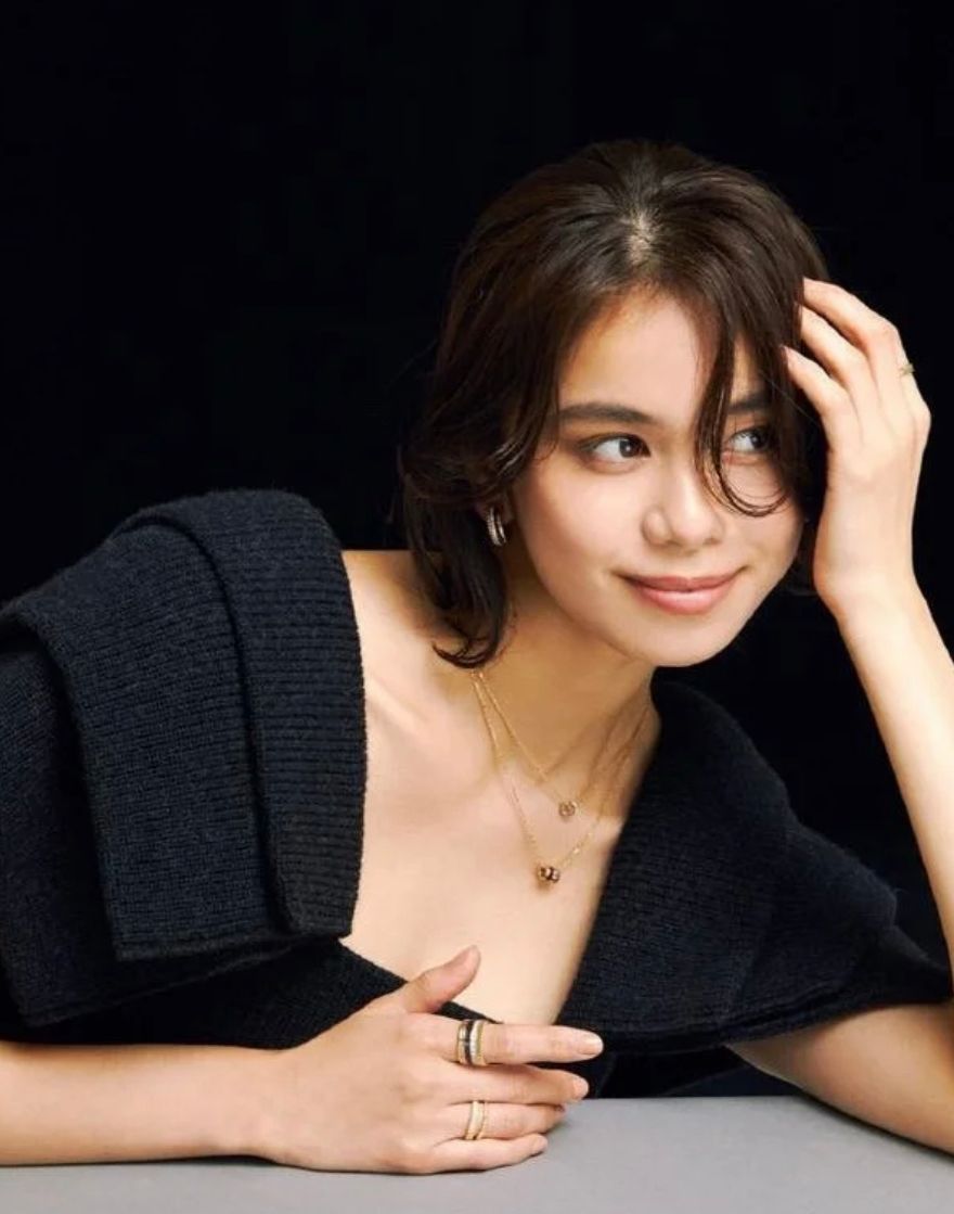 中年女士头发少烫什么发型好,中年女人适合烫哪些正常款的头发