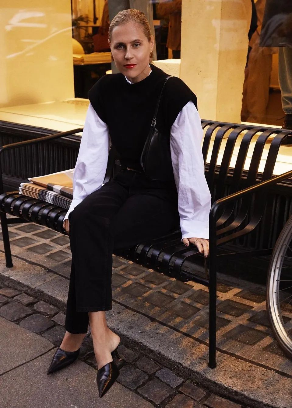 秋日马甲穿搭的n种,春天咖色格子针织马甲怎么搭配