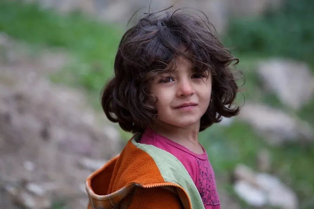 夫妻带5岁女儿和4岁儿子环游世界,夫妻带着孩子环游世界