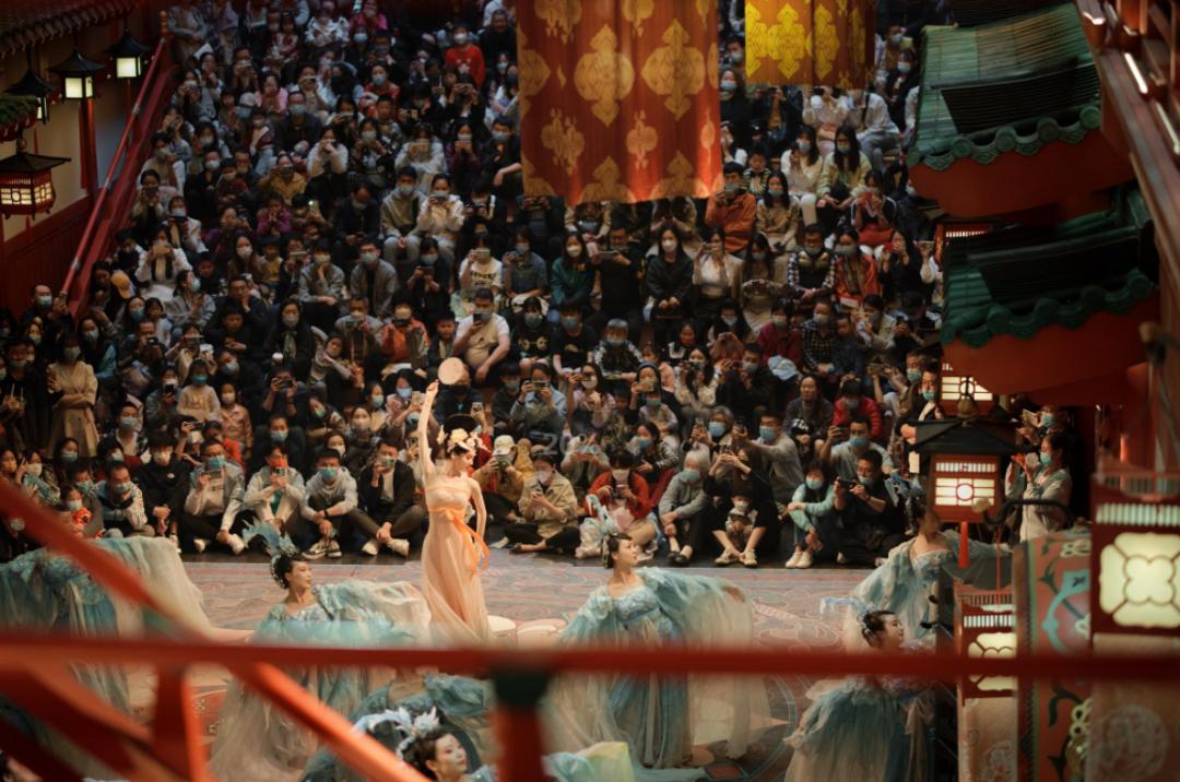 押宝星河里文创、屋顶农场项目,入郑12年的宝龙广场能否续命?