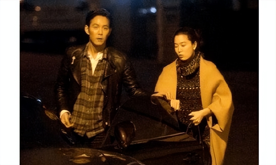 与川普女儿是校友，百亿千金却穿平价卫衣，喜欢和平民子女交朋友