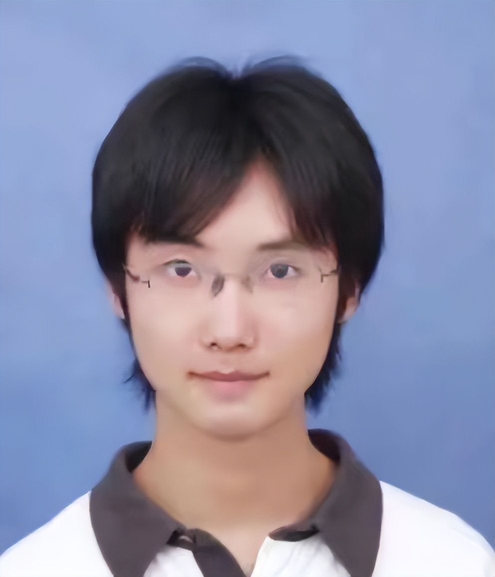 变性人刘婷纹眉毛,变性人刘婷隆胸手术