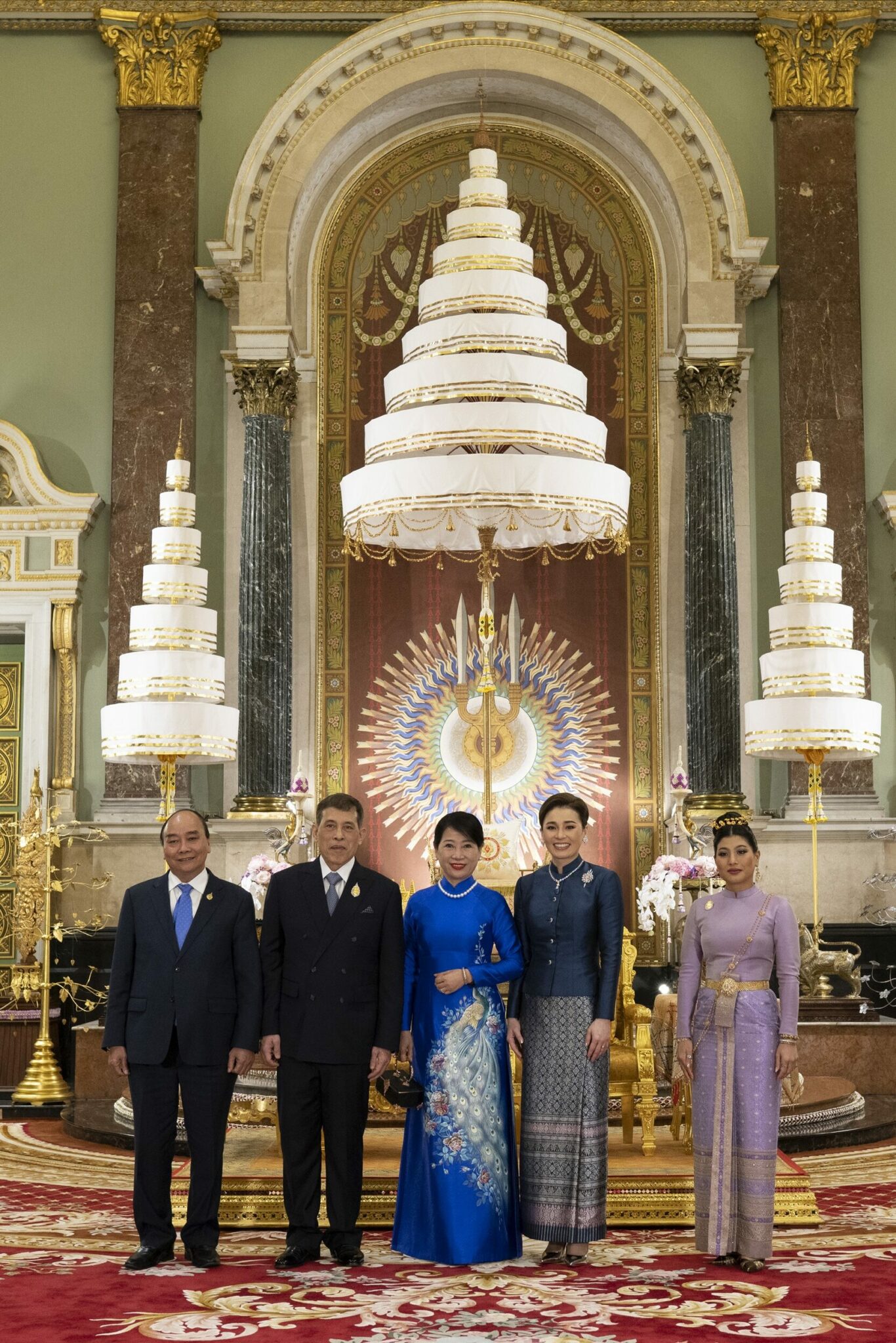太太团穿什么衣服,日本和服vs旗袍