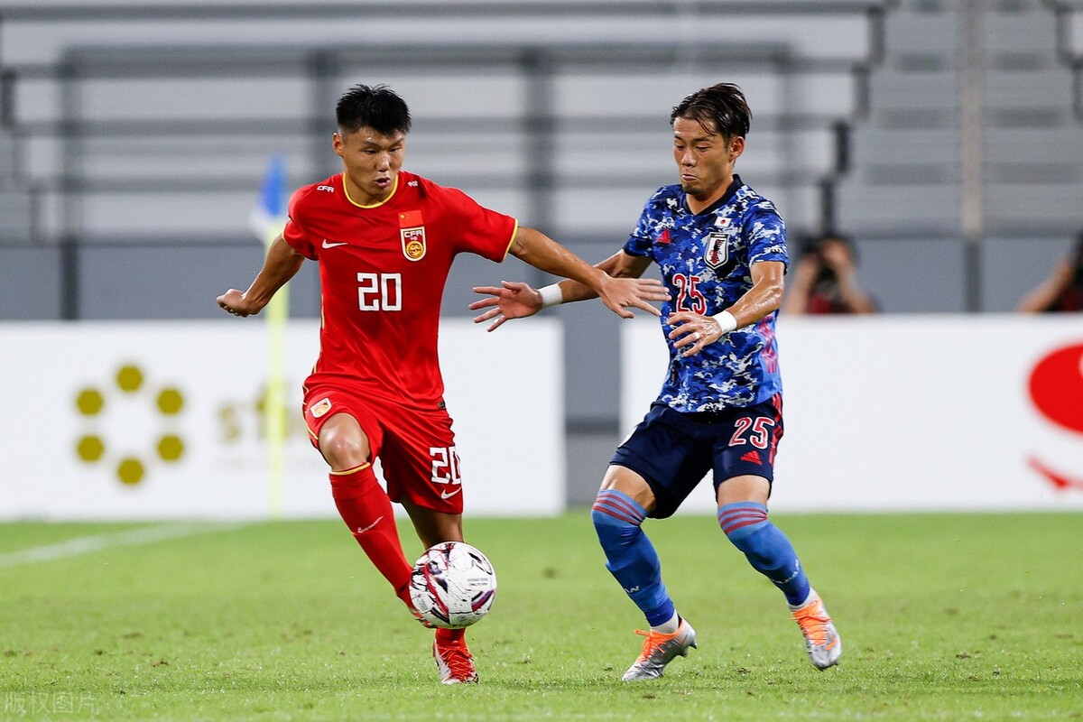 李霄鹏接替李铁担任国足主帅视频,最新消息李铁李霄鹏