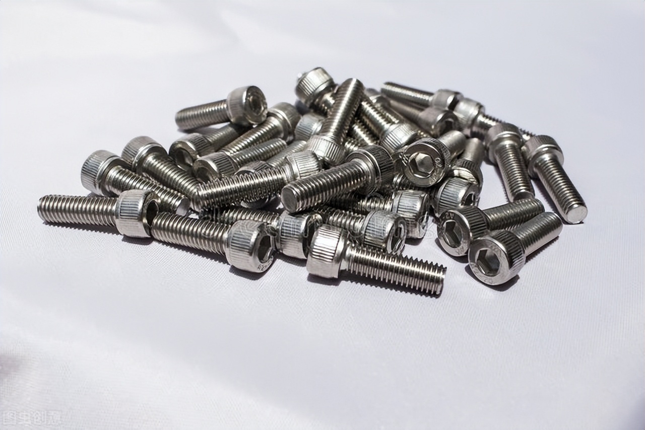 外六角螺栓和内六角螺栓价格,国标内六角螺栓报价