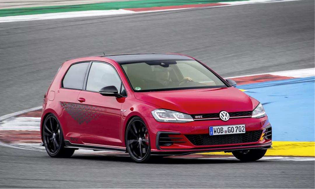 高尔夫8gti白色沉浸式体验,高尔夫8代gticlubsport