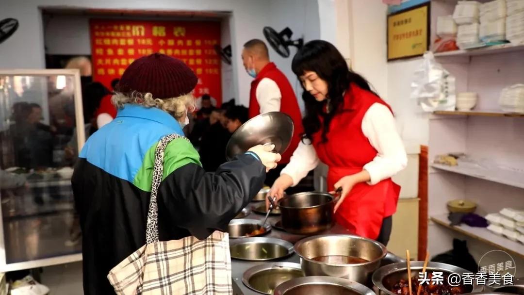 吃货说它是“盒饭界”的天花板，有人一次干掉六碗饭