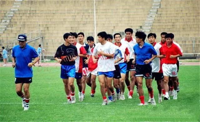 甲a历史最强前锋,甲a年代足球大事