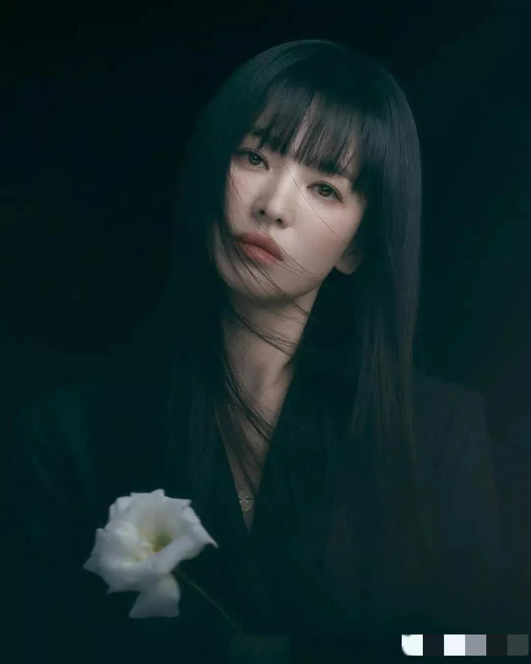 刘亦菲宋轶蓝色礼服,刘亦菲和宋轶谁更美