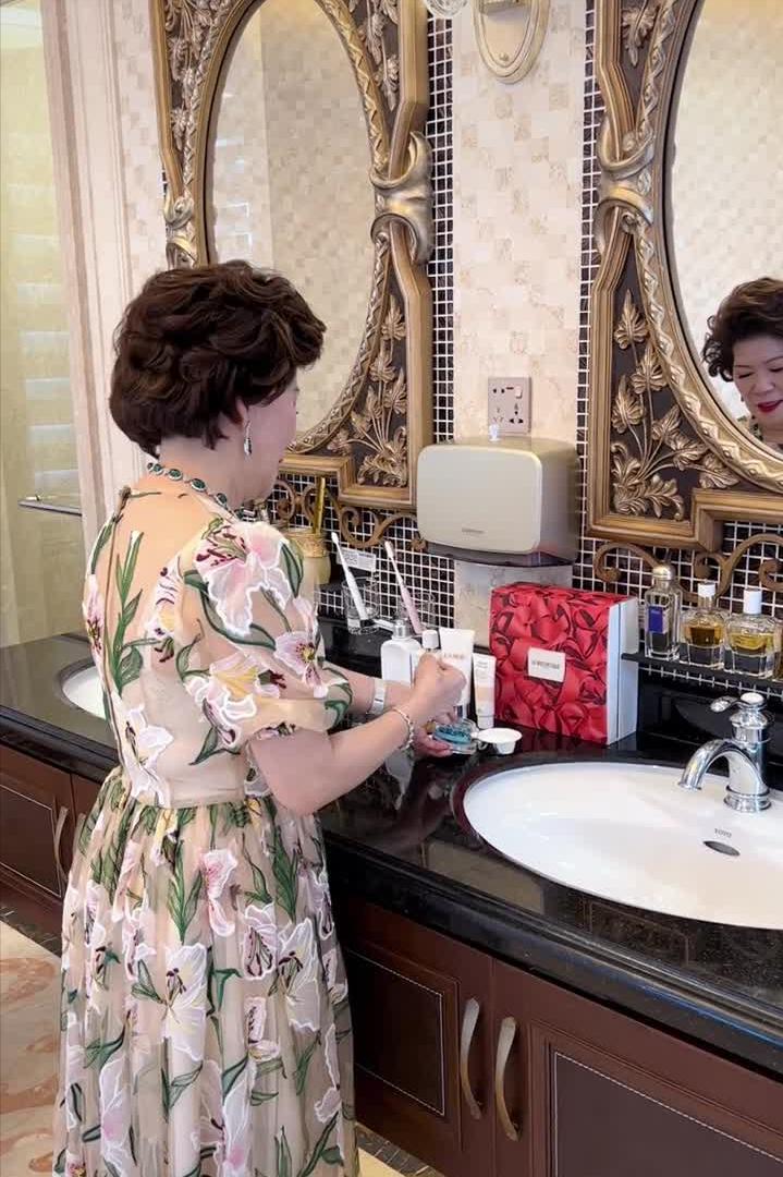 鲍鱼家姐豪宅面积,鲍鱼家姐身价上亿