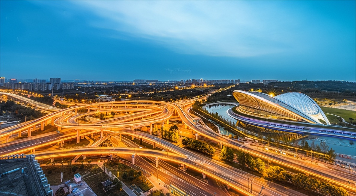 稻城亚丁解封后，又一顶级越野线路——洛亚大环线横空出世
