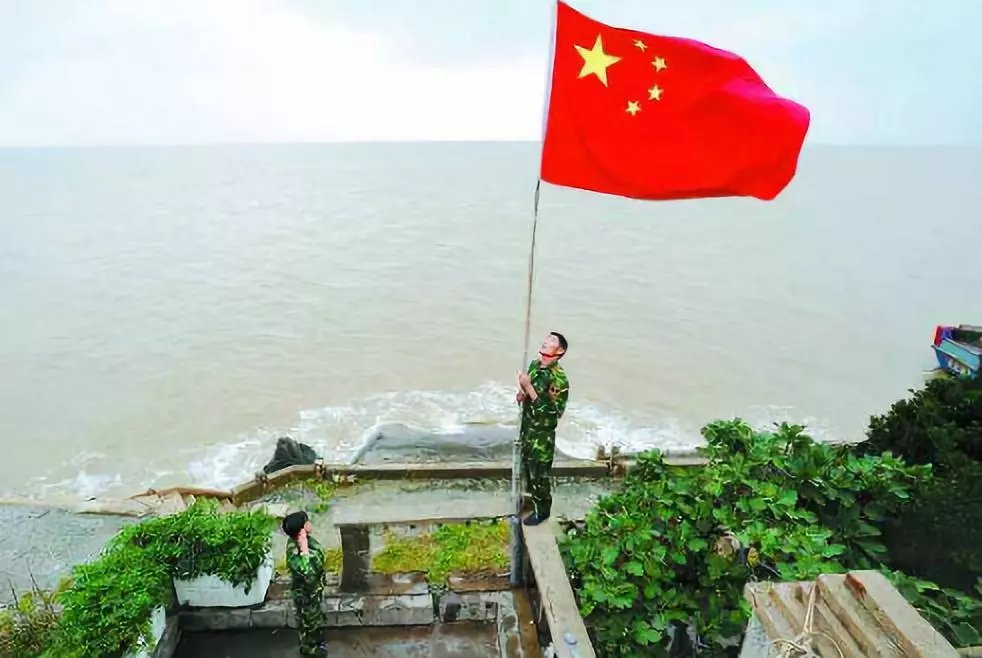 夫妻俩驻守黄海孤岛32年,江苏夫妻驻守黄海孤岛32年