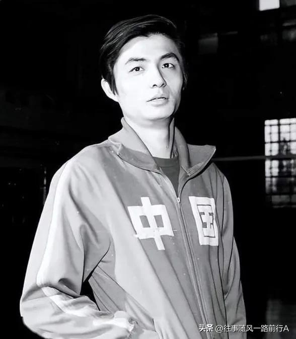 “网上飞人”汪嘉伟的多彩人生，时代口号，情书乌龙，亿万富翁