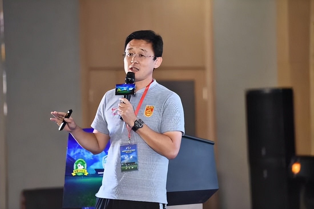 从“国脚荒漠”到亚青赛闪耀,*疆新**球员请继续野蛮成长