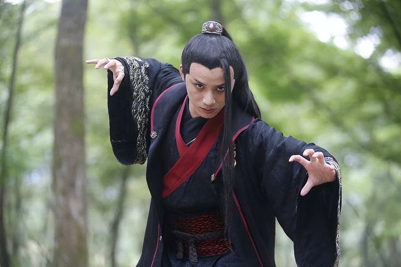 假冒古龙的武侠小说,金庸的长篇武侠小说射雕英雄传