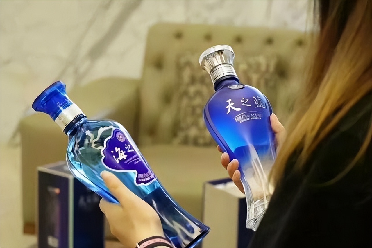 江苏男人喜欢喝海之蓝42度酒吗,海之蓝哪款酒最好喝