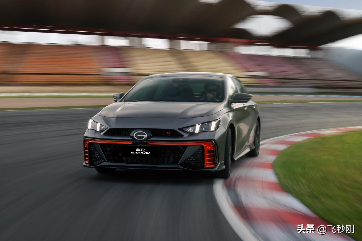 沉浸式体验广汽传祺新款影豹,日产轩逸2021款与广汽传祺影豹