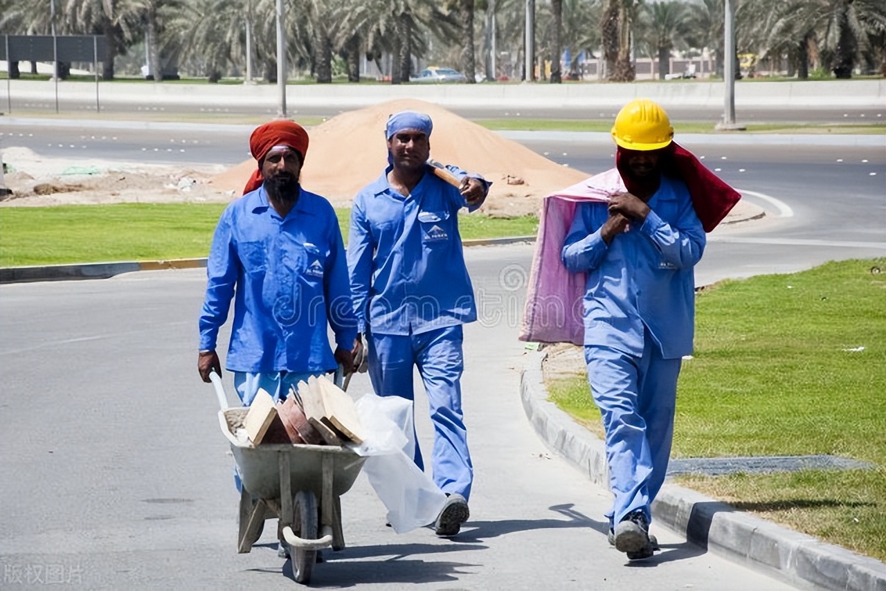迪拜富得流油可以买什么,为什么说迪拜富得流油