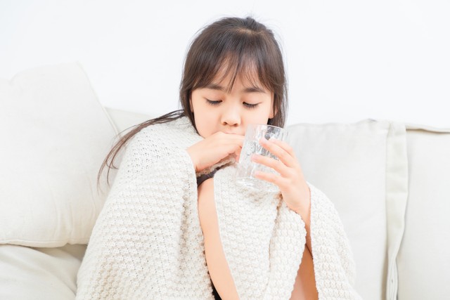 甲流感孩子呕吐咋办,甲流感后小孩头疼