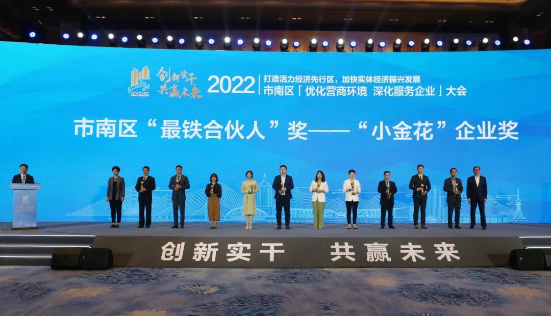 为什么人们都留在了千禧年,为什么有的人会愿意离开家乡