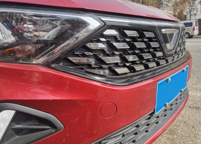 捷达va3自动向上人生版油耗,吉利帝豪和捷达va3油耗对比