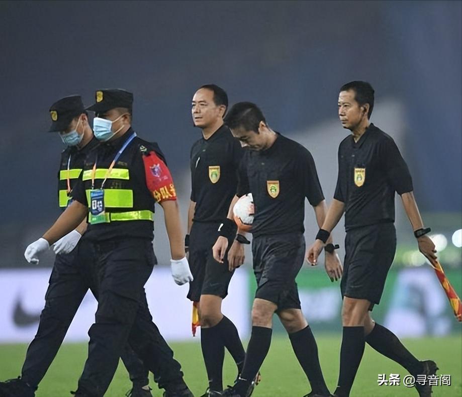 济南已经开始禁止评标专家建聊天群，中国足球裁判也应该禁群