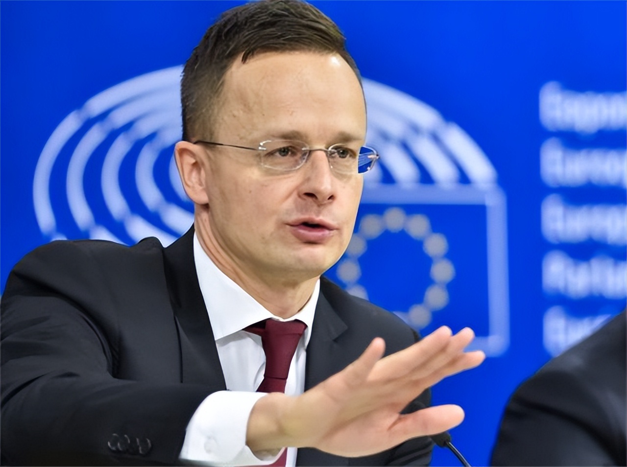 欧洲硬汉西亚尔托：不惧西方政治强权，关键时刻为中国仗义执言