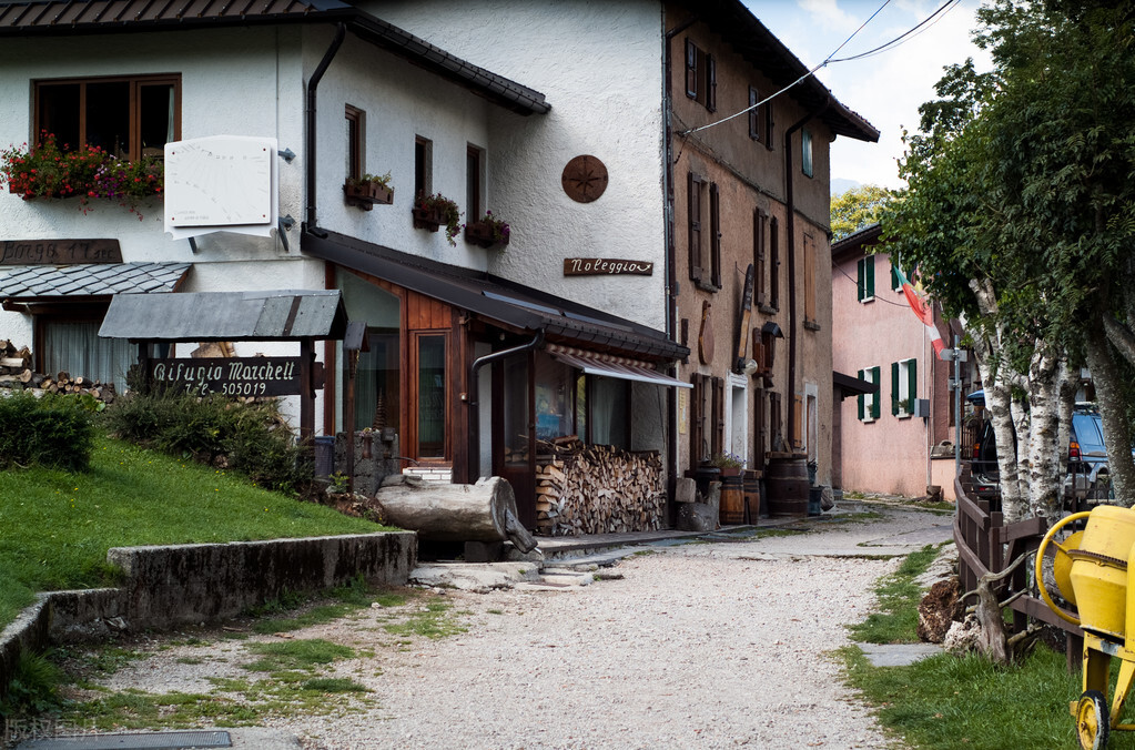 娶个新加坡老婆哪些福利,娶一个新加坡女人要多少钱