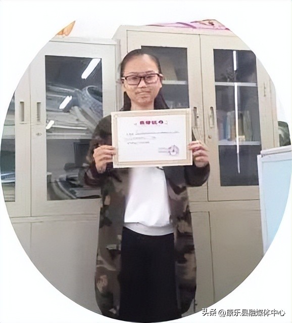 高考数学149分卷面字迹惊艳,语文146分学霸卷面惊艳