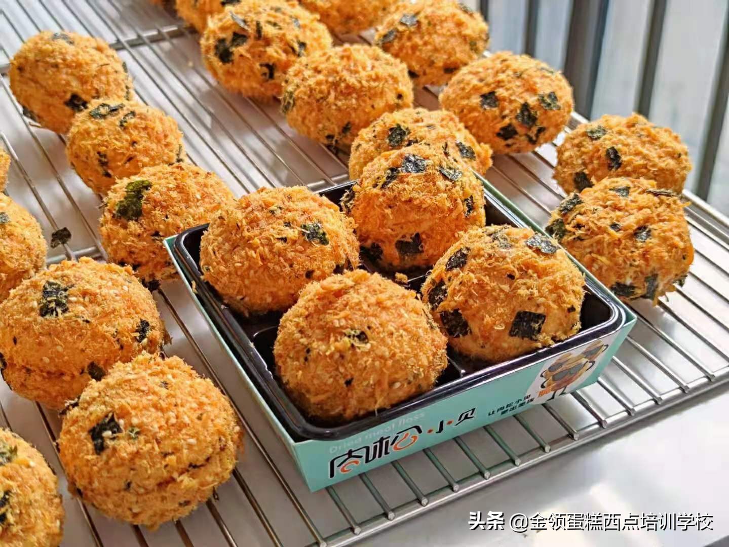 想开烘焙店去哪学烘焙,学烘焙开店需要几年