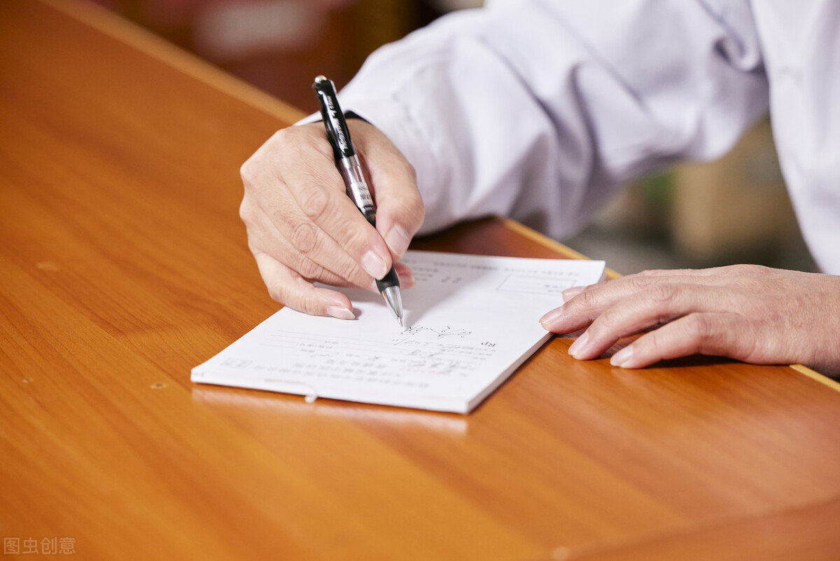 口干口渴，源于湿热！李东垣名方，专治脾胃湿热，巧妙化解