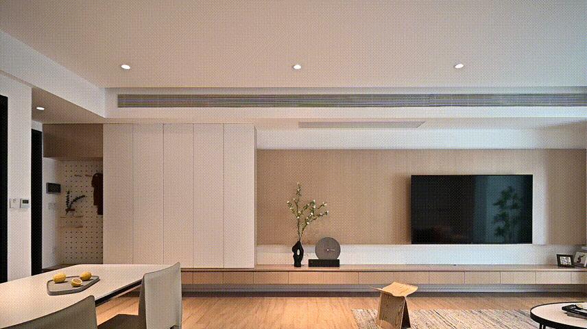 入住即后悔！老婆花5万做了满墙柜子，现在拆房的心都有了…