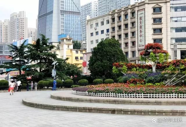 大连最繁华的步行街是哪个区,大连市以地名命名的路街