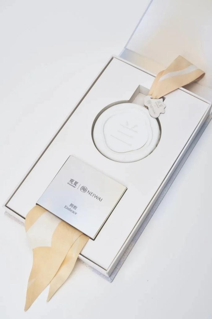 格悟服装咨询：线上“一香难求”的「观夏」线下深圳店为何踩雷？