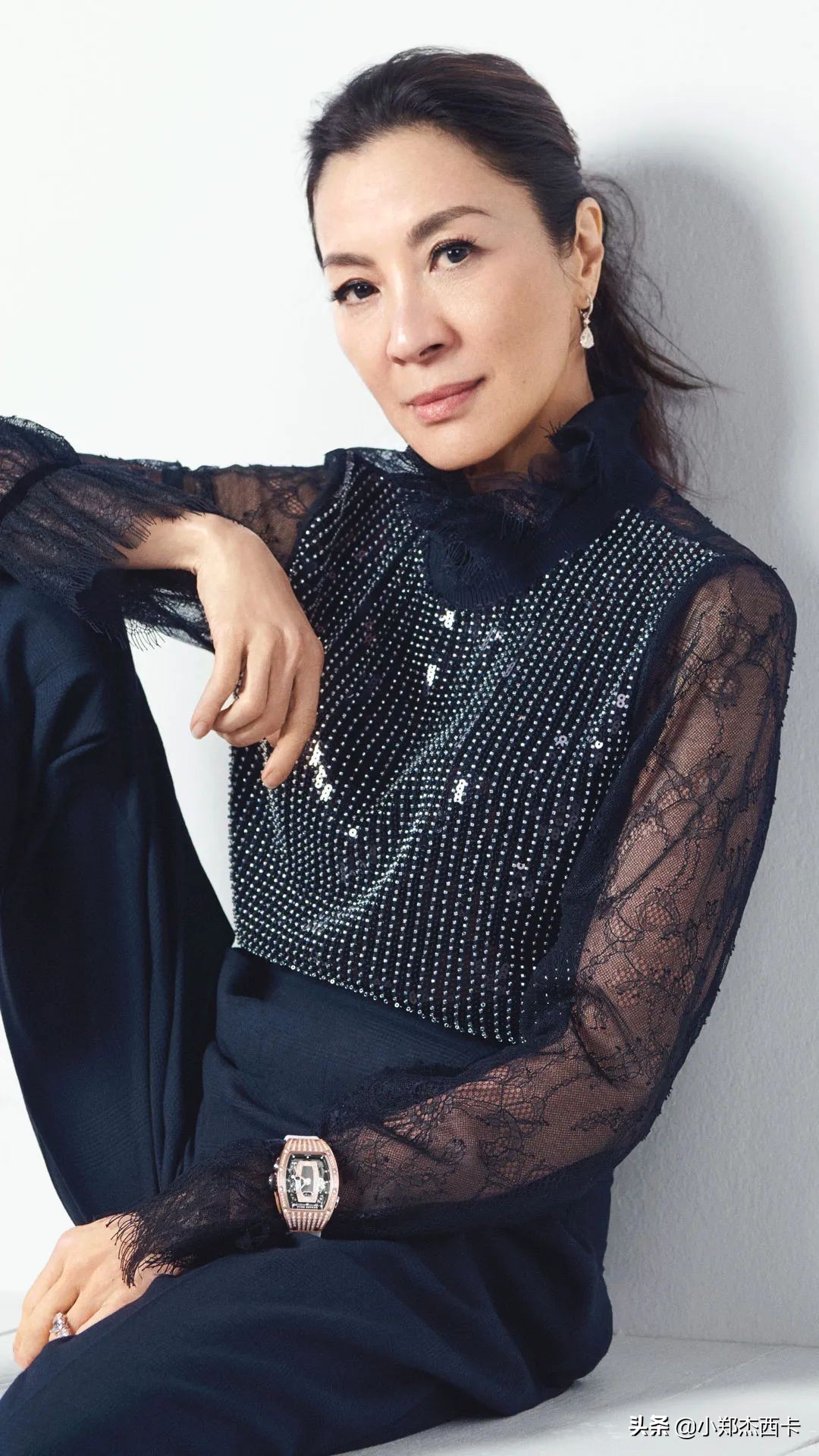 带1000万珠宝进组，谈18年恋爱不结婚，彪悍的人生不需要解释