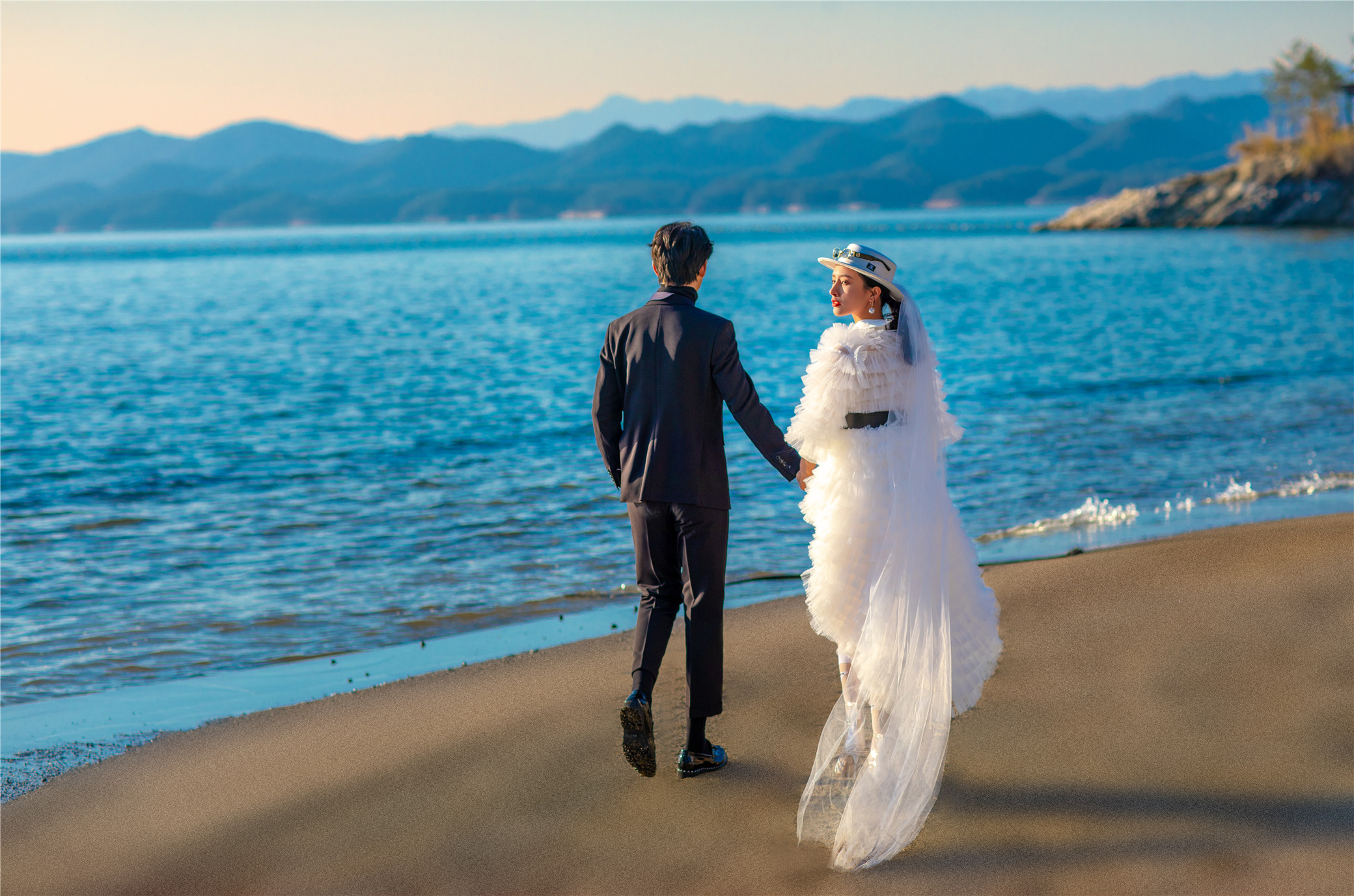 杭州哪家可以拍中国风的婚纱照,杭州盘子女人坊婚纱照