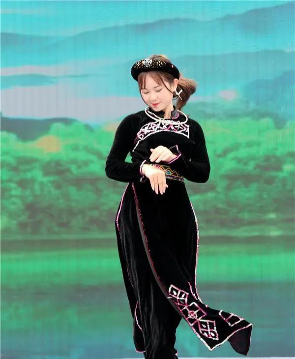 五十六个民族之柯尔克孜族服饰,五十六个民族服饰合集