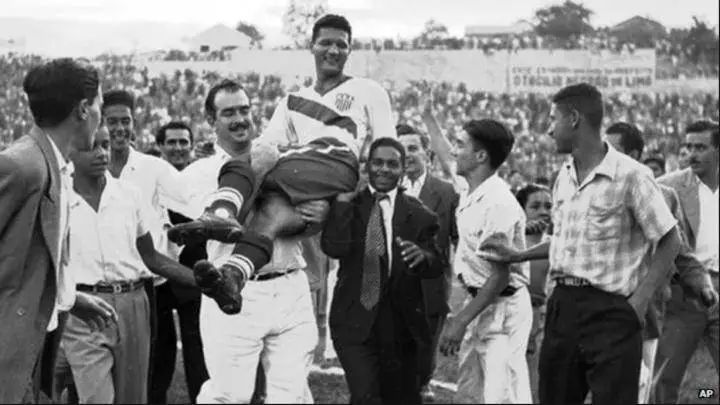 中国足球唯一一次进入世界杯历程,国际足球世界杯的历史与现状