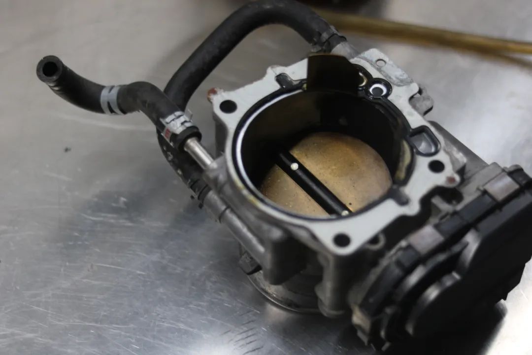 陆巡lc100中控台翻新视频,陆巡lc100内饰翻新