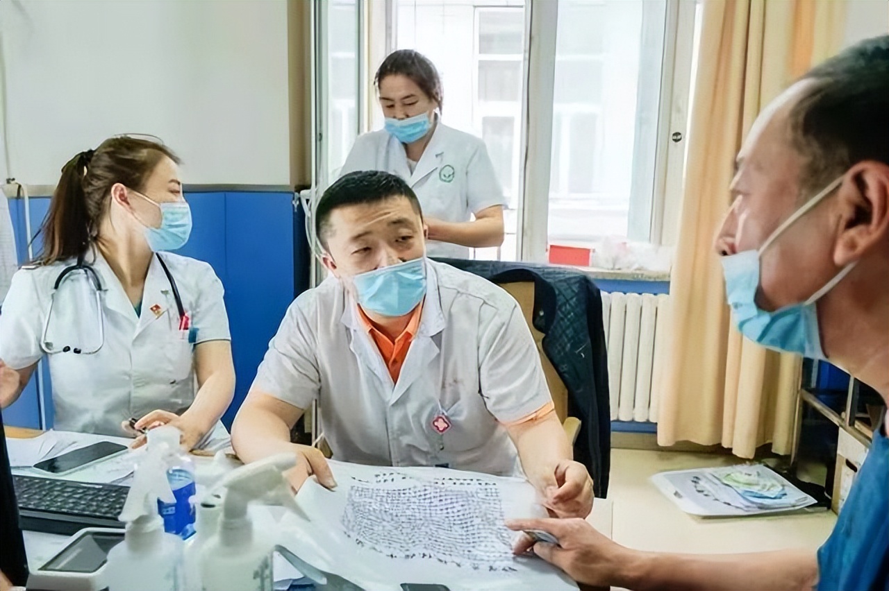 重庆“好色院长”落马记：有20多个情人，自称：招人喜欢，没办法